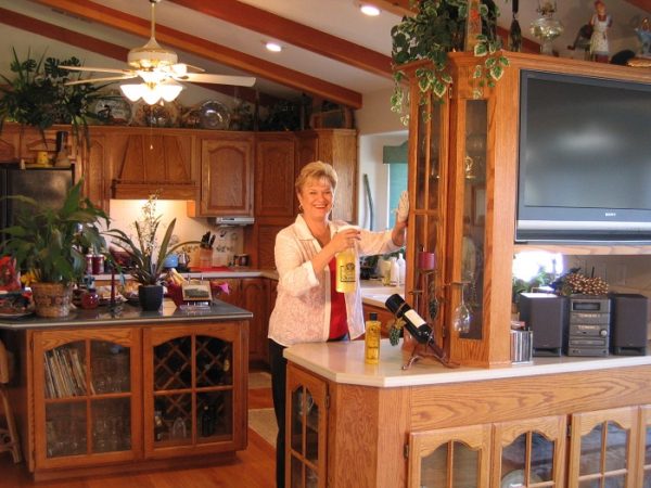 How to Clean Wood Kitchen Cabinets