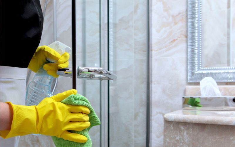 Glass Shower Door Cleaning: Tips and Tricks